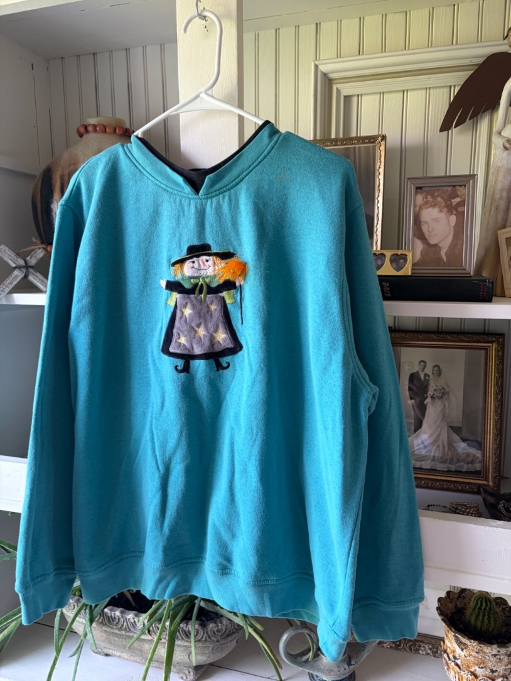 VTG SHENANIGANS HALLOWEEN WITCH TEAL COLORED SWEATSHIRT SIZE XL